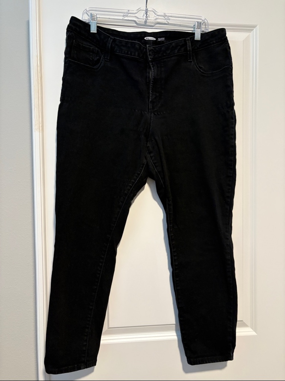 Old Navy Women's Black Rockstar Super Skinny Jeans size 16 Short